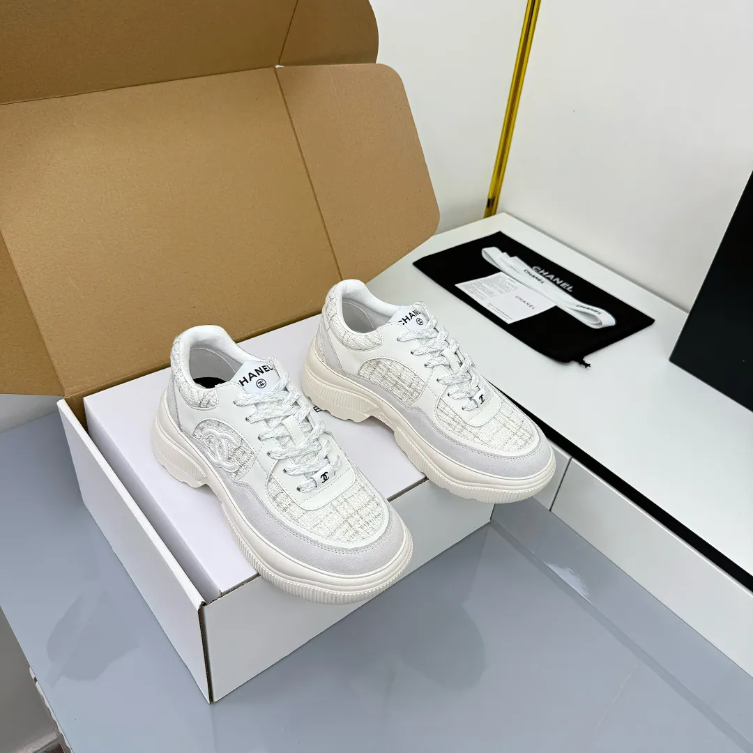 👟👟Ex-factory price 620👟👟 Chanel bread shoes ~ original calfskin panda shoes Chanel 25C latest hot style panda black and white sports shoes casual sneakers Xiaoxiang hot item classic black and white panda color coco girls must pay Fabric: original custom mixed sheepskin lining: original imported breathable mesh lining outsole: Original molded rubber + TPU combination Size: Women's 35-41